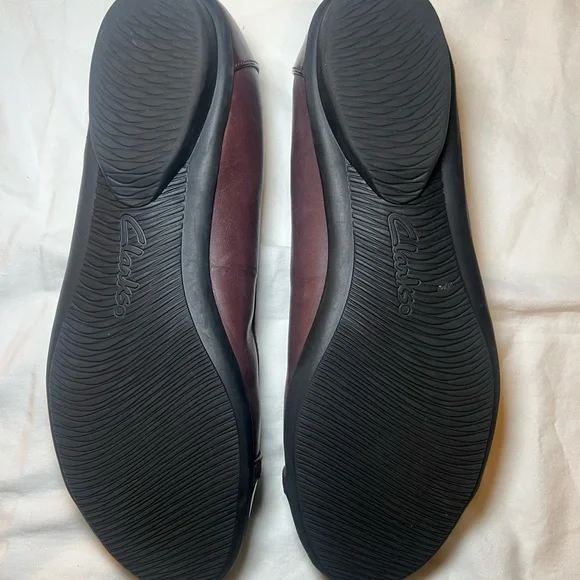 Clarks Womens Gracelin Wind Ballet Flat Size 11 M Plum Leather Patent Toe Shoe - Picture 6 of 6